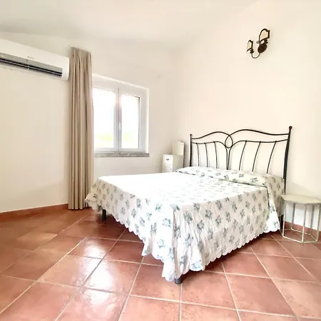 Gisella Villa *